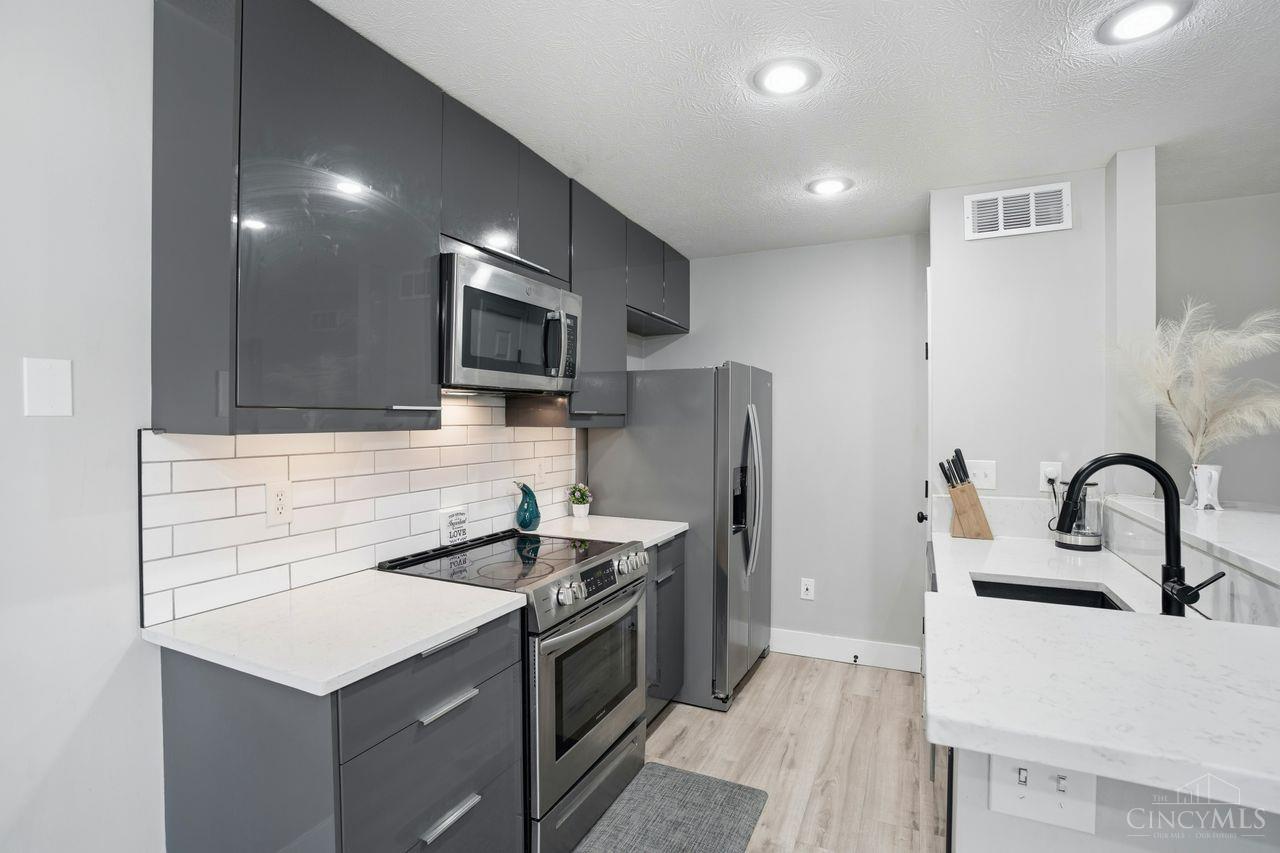 165 High Ridge Court