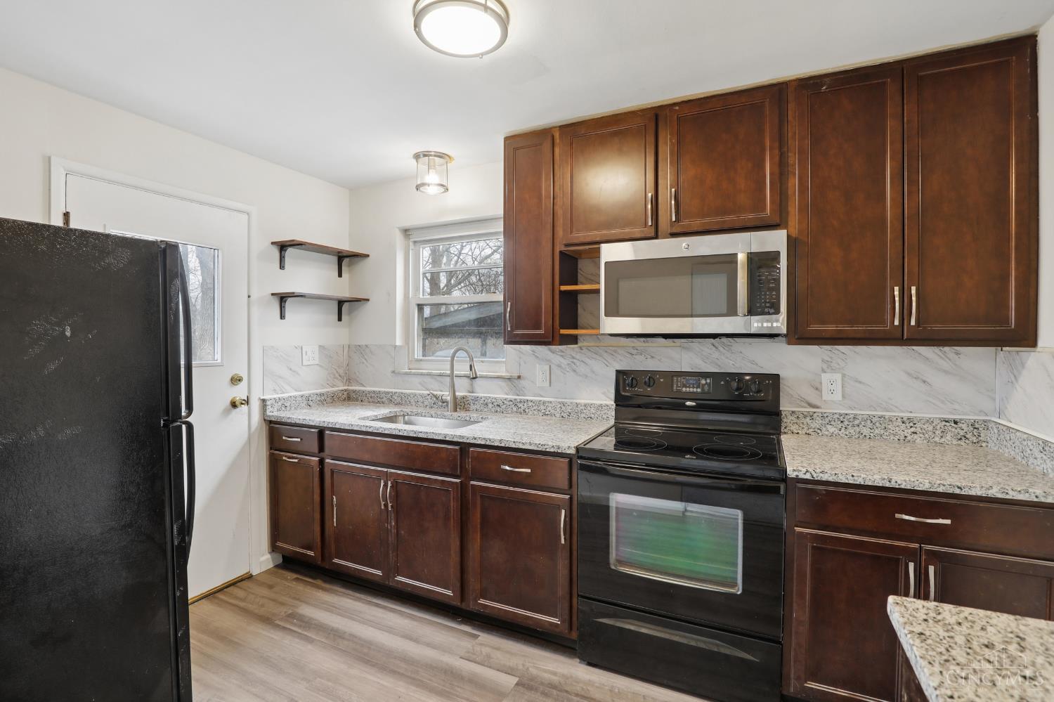 7122 Bluecrest Drive