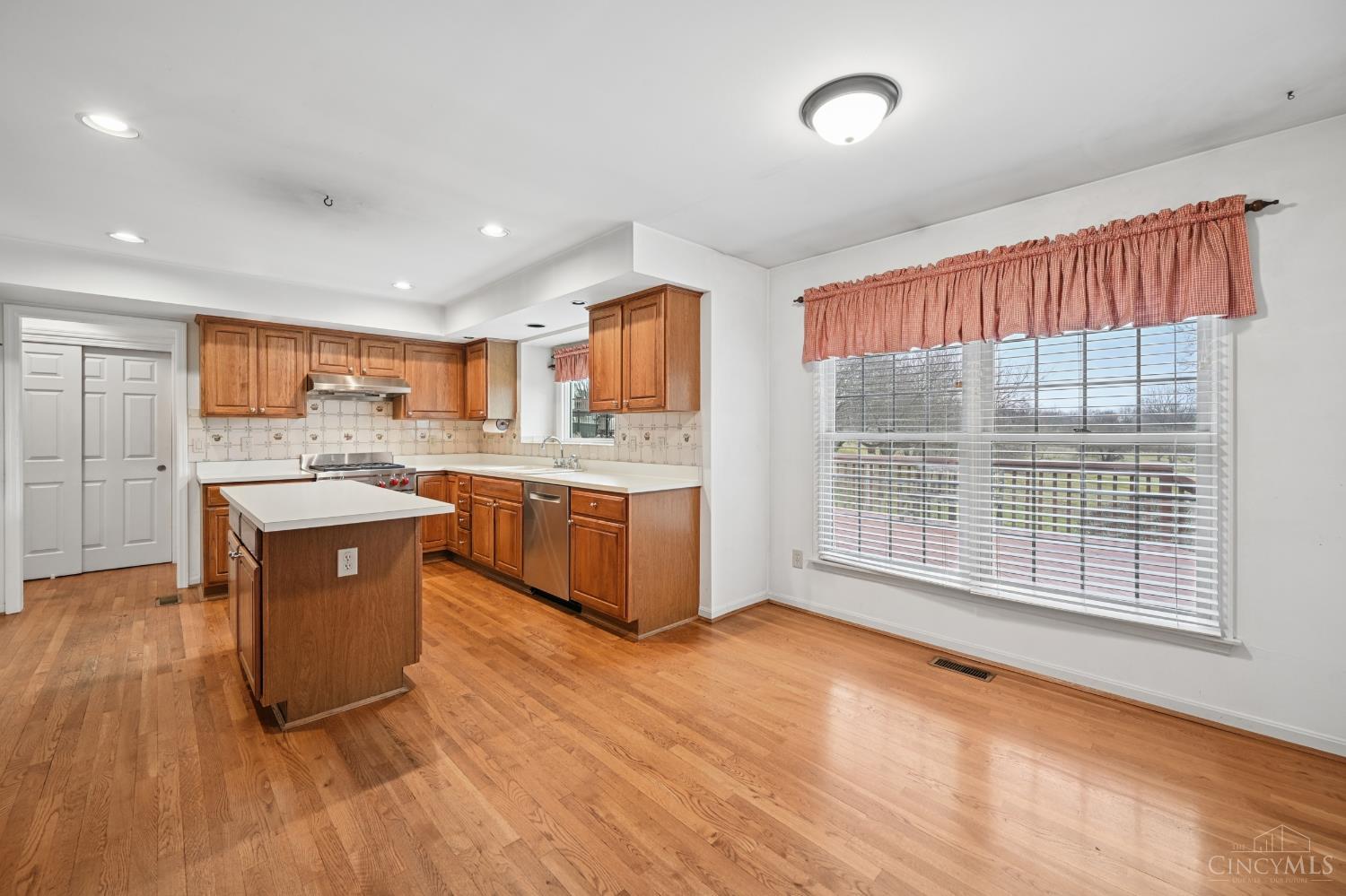 483 Vista Glen Drive