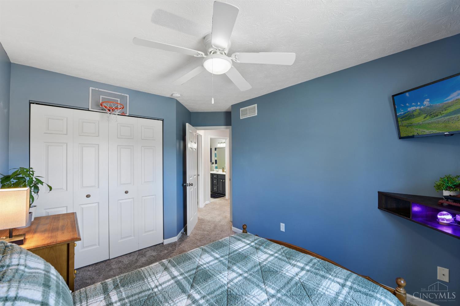 5906 Greywolf Court