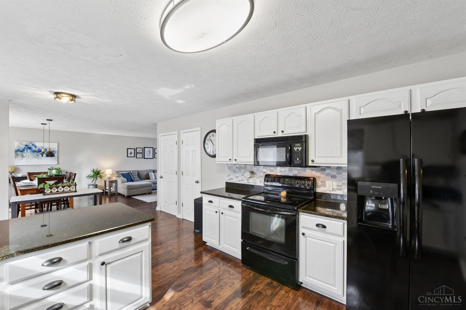 5906 Greywolf Court