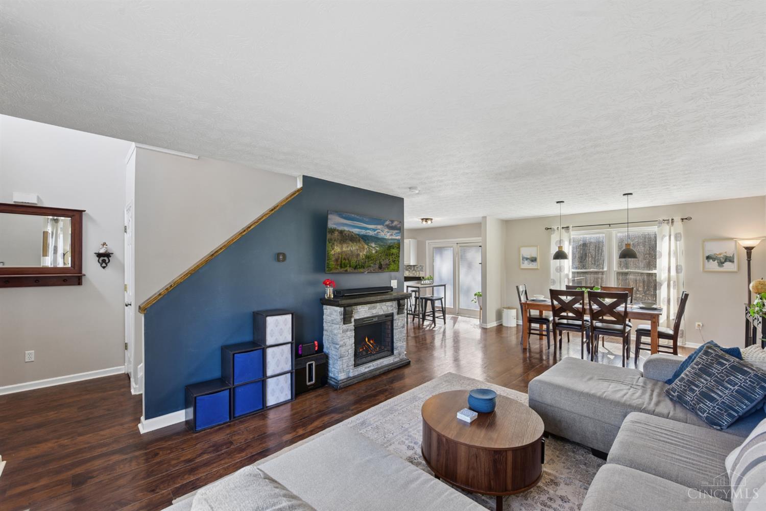 5906 Greywolf Court