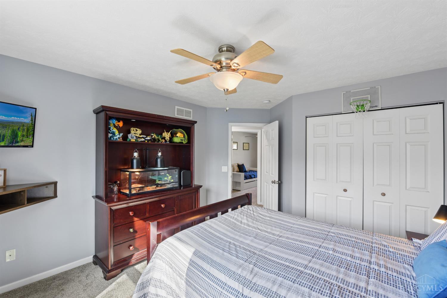 5906 Greywolf Court