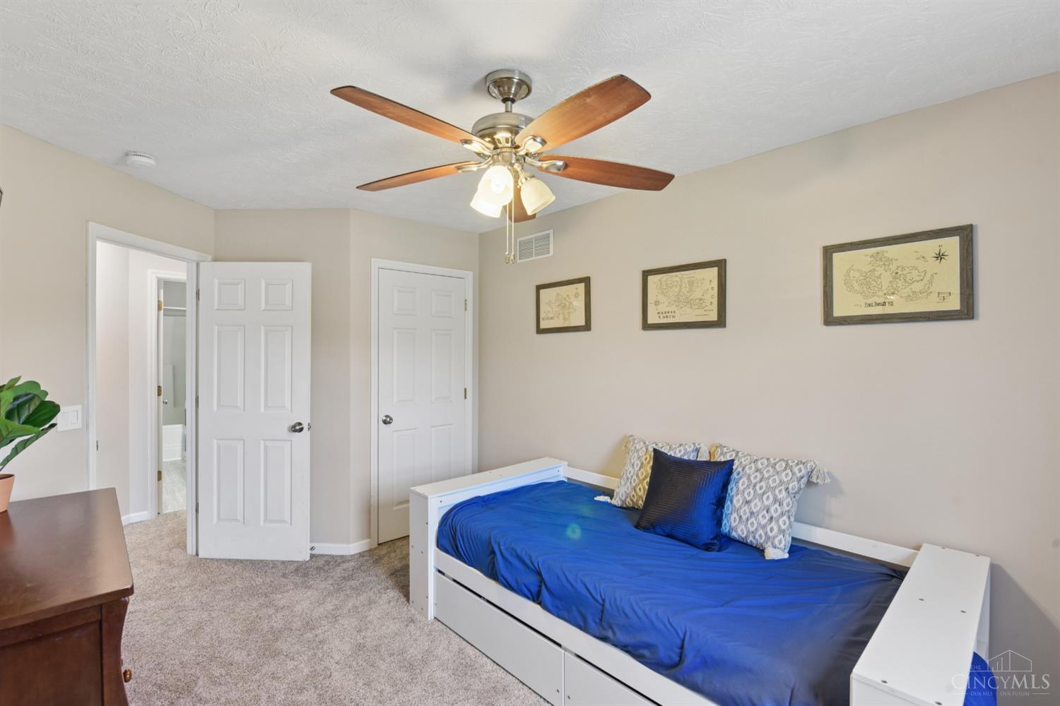 5906 Greywolf Court