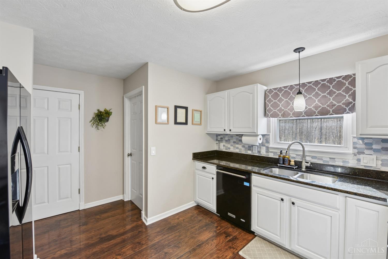5906 Greywolf Court