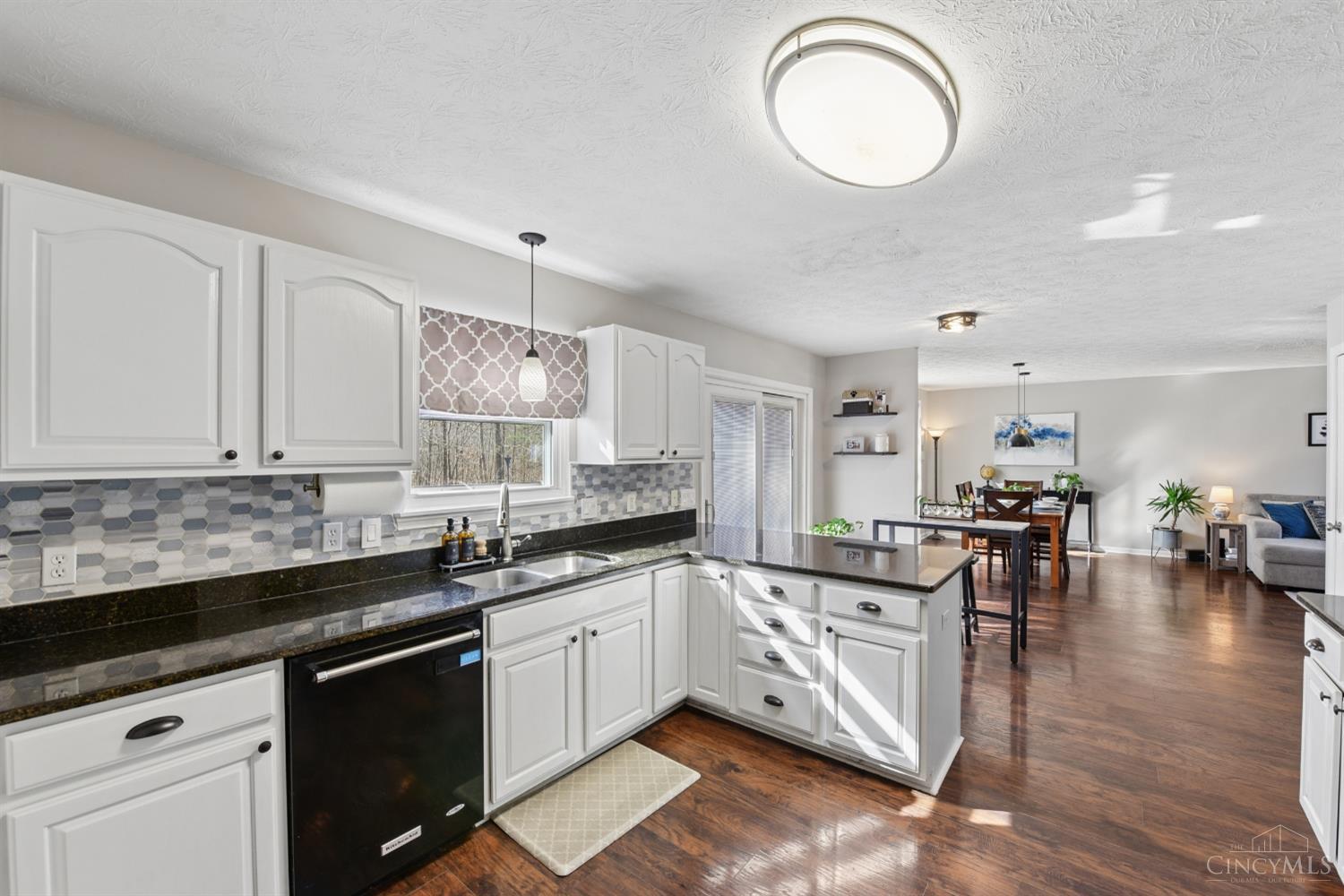 5906 Greywolf Court