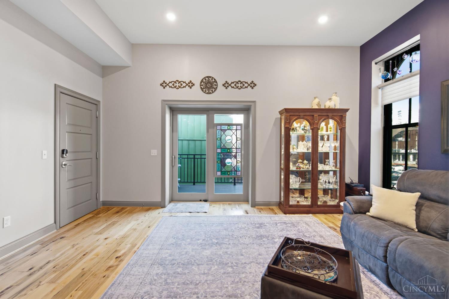 411 Plum Street 302