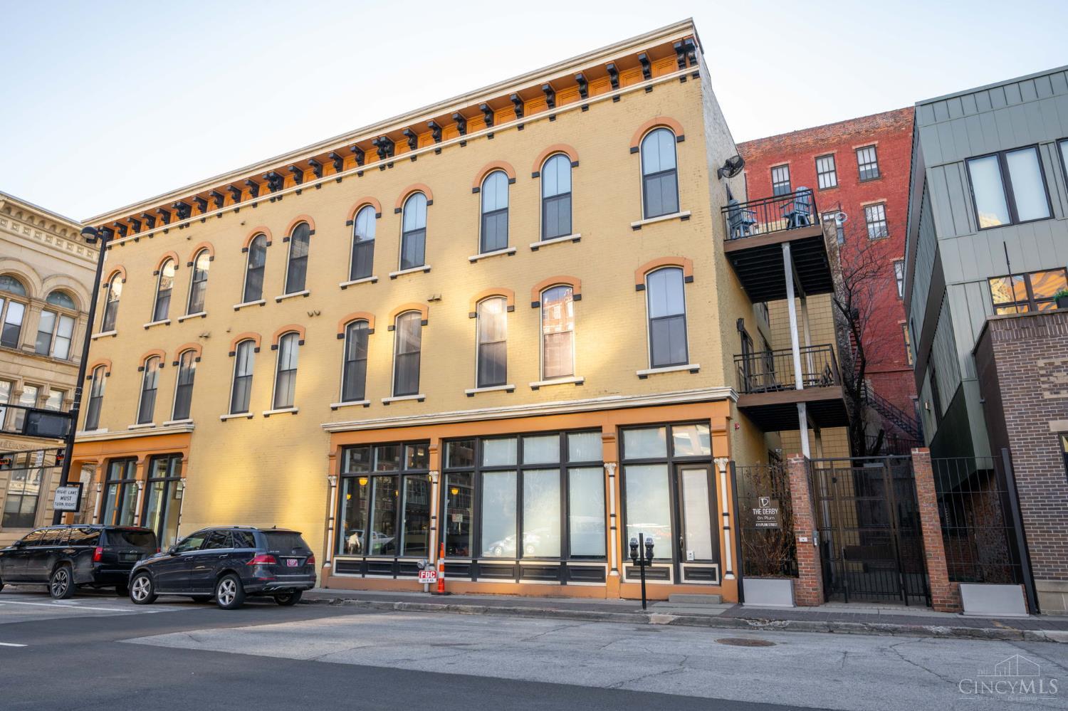 411 Plum Street 302