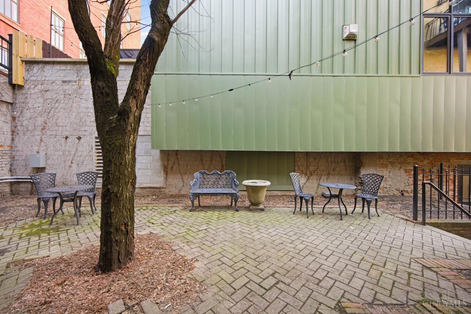411 Plum Street 302