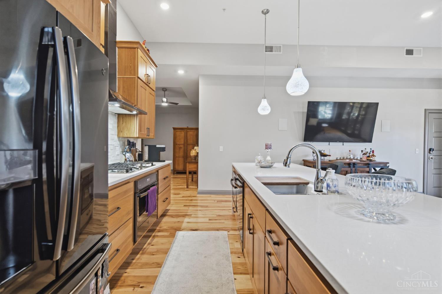 411 Plum Street 302