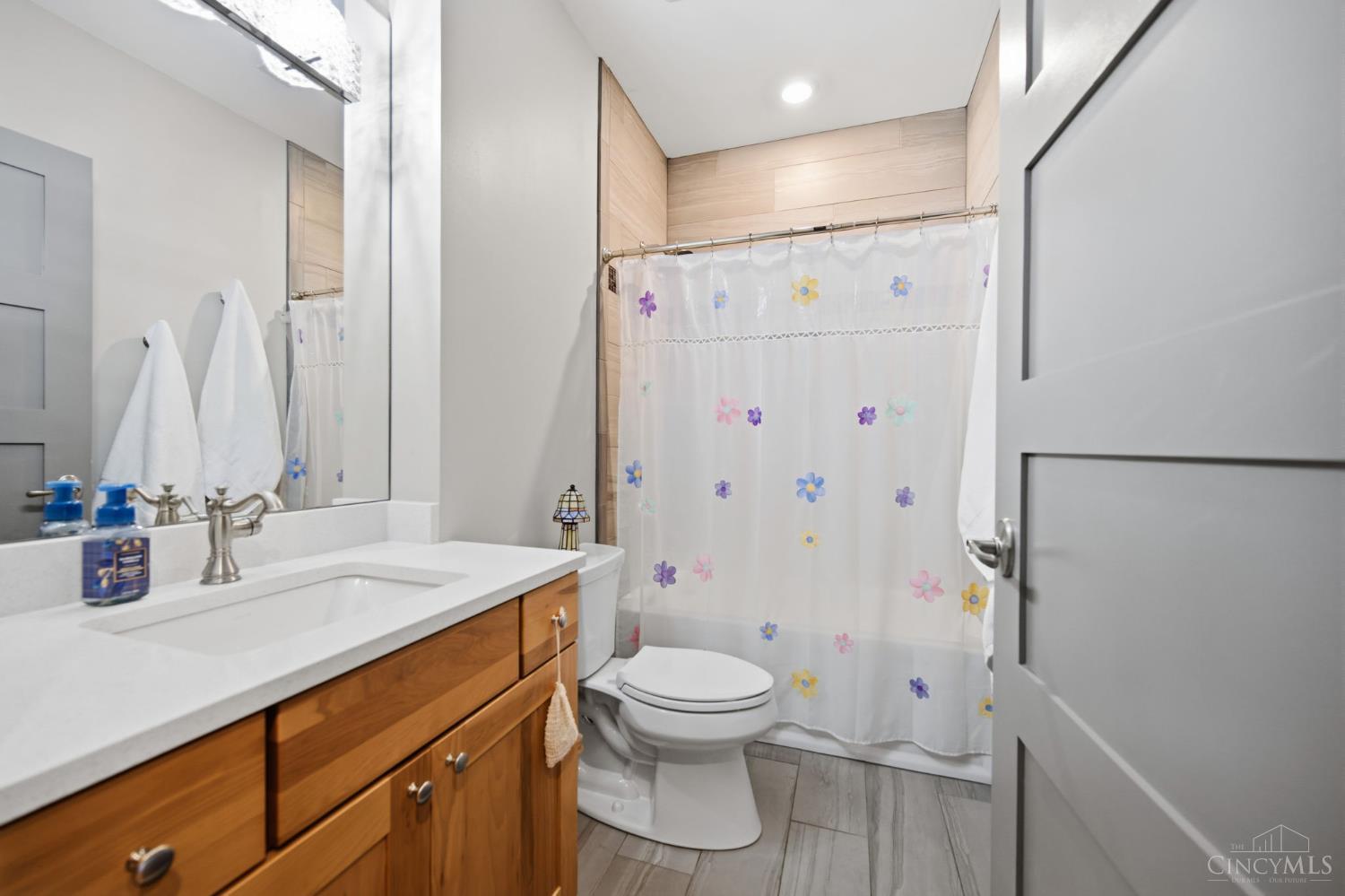 411 Plum Street 302
