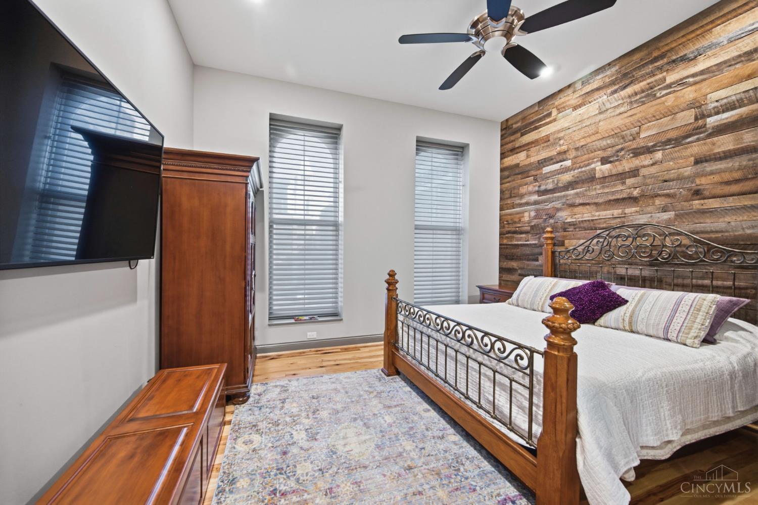 411 Plum Street 302