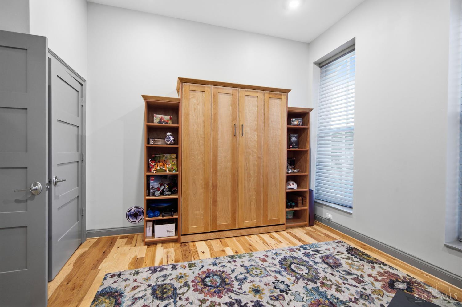 411 Plum Street 302