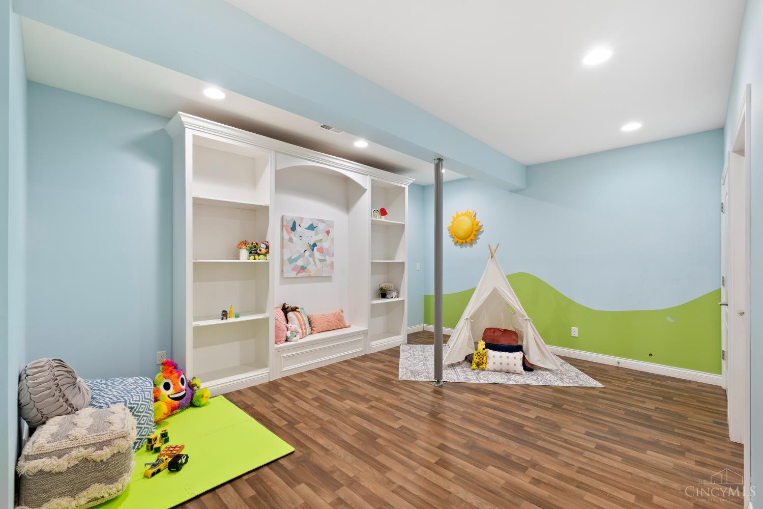 6738 Cherry Leaf Court