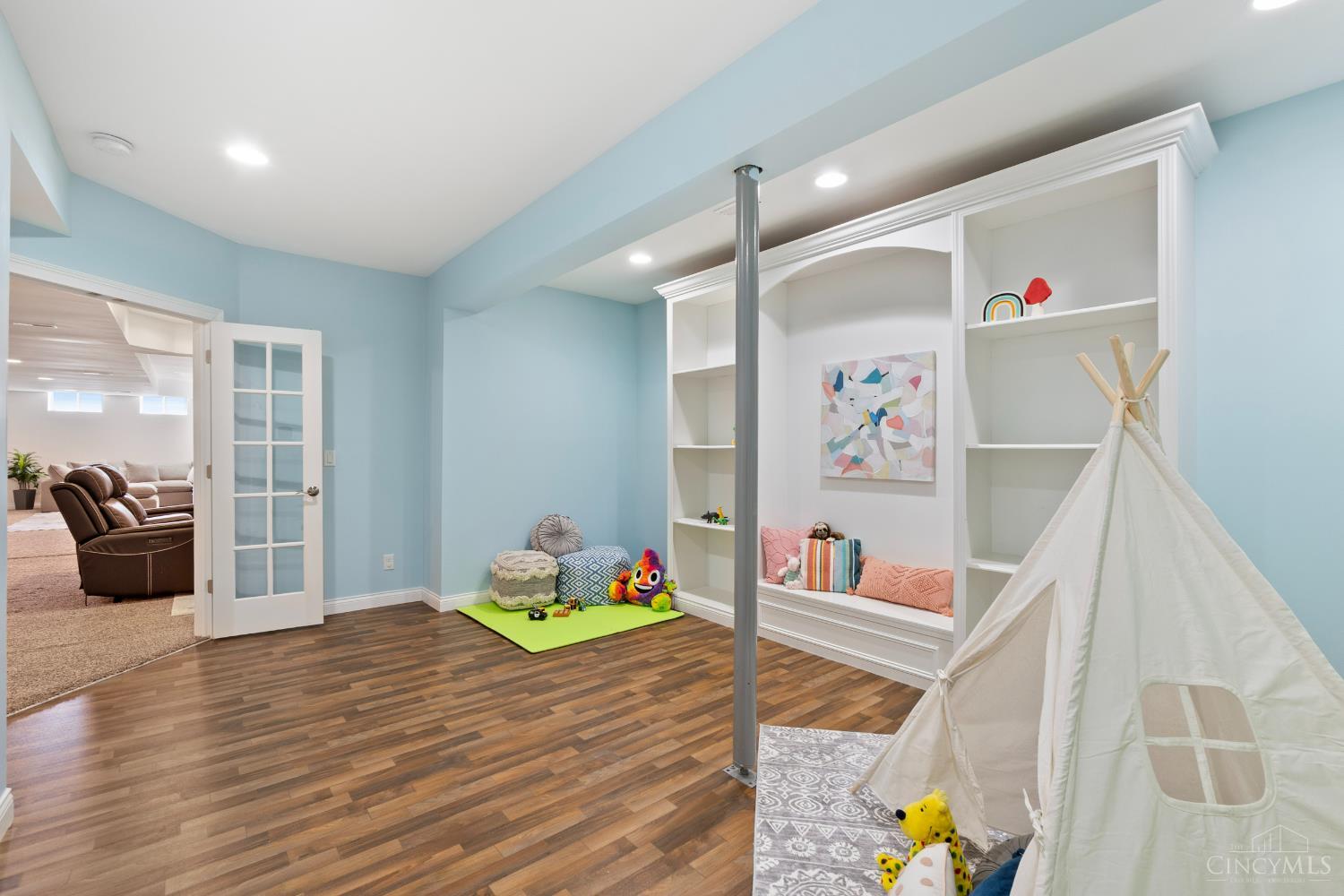 6738 Cherry Leaf Court