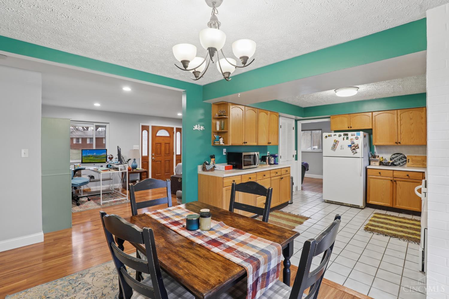 4195 Crystal View Court