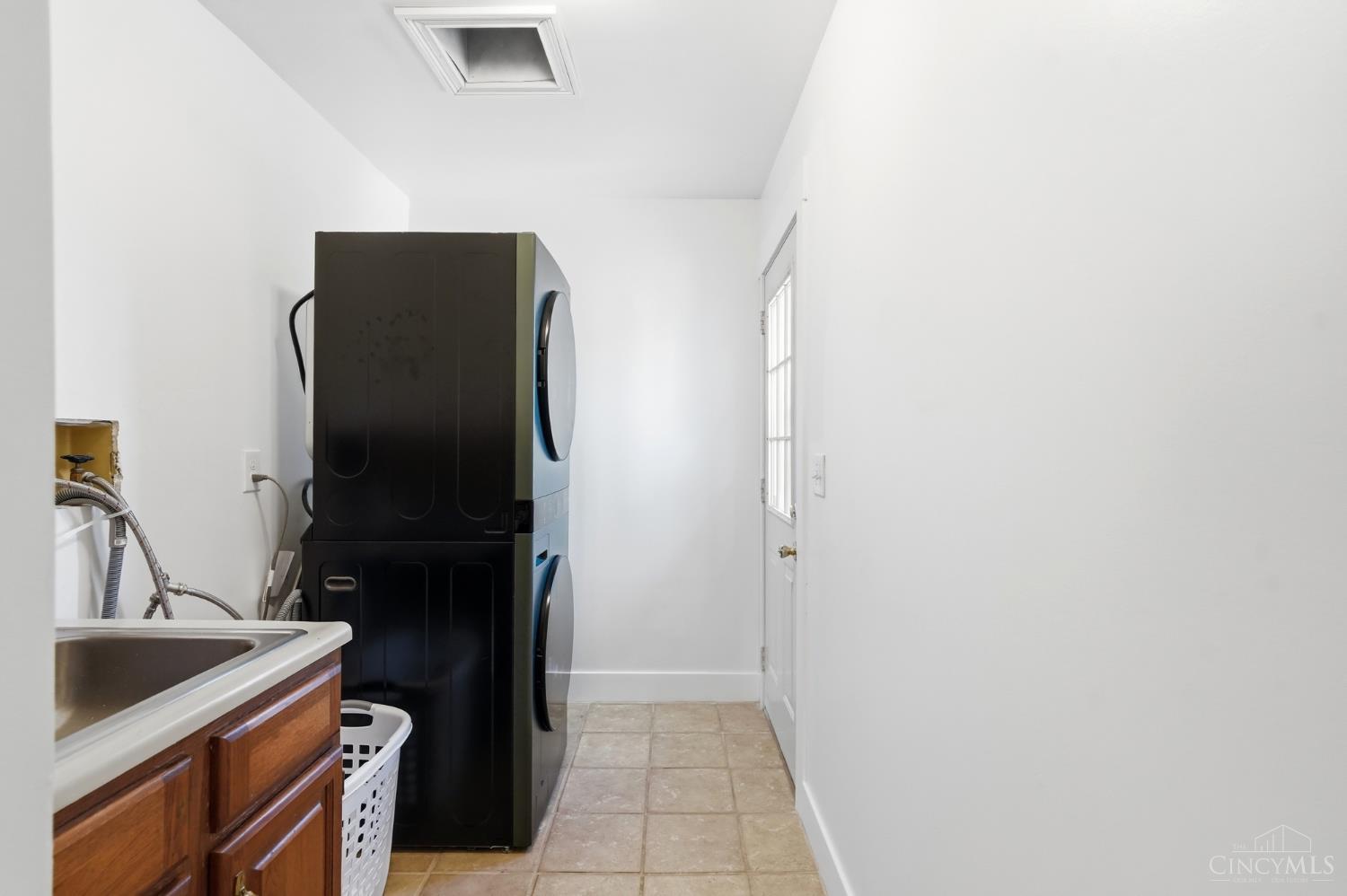 7395 Wethersfield Drive