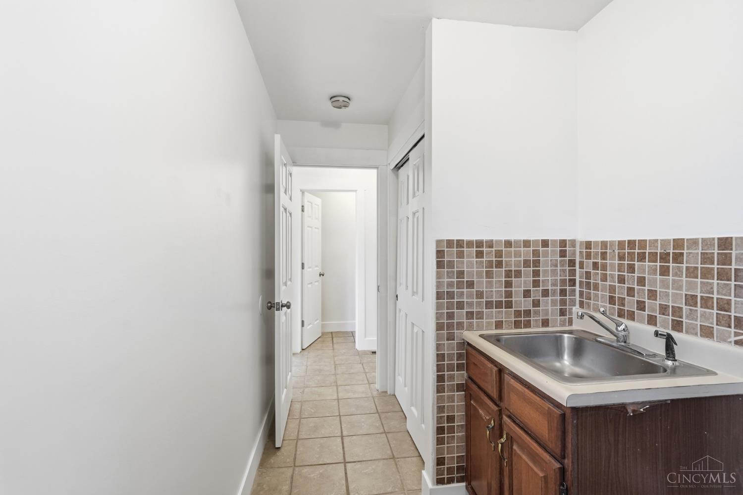 7395 Wethersfield Drive