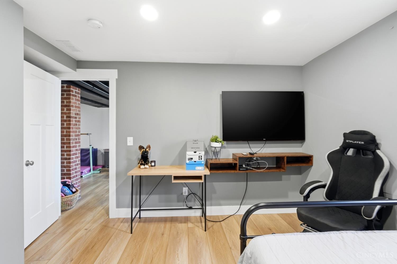 7395 Wethersfield Drive