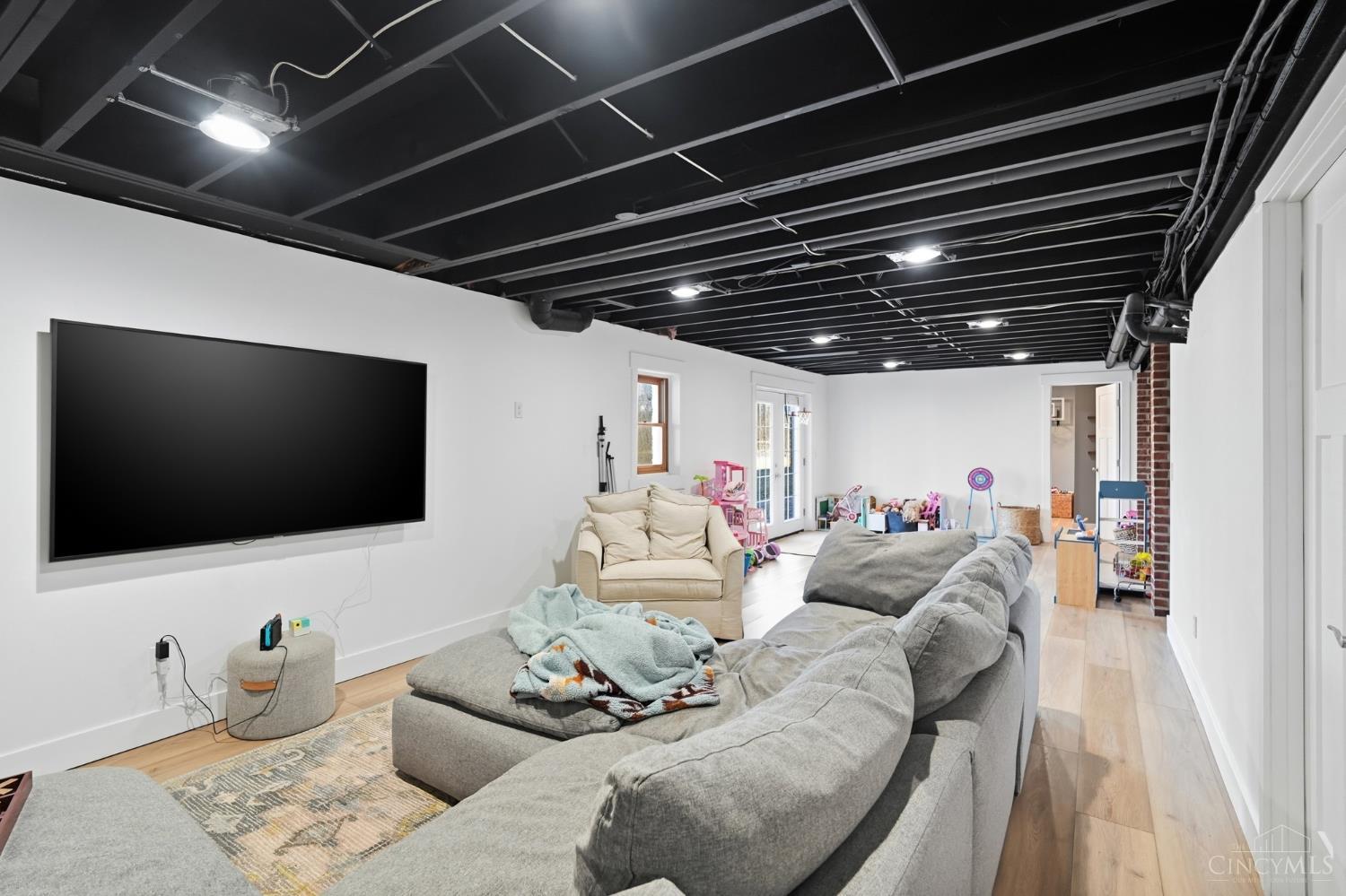 7395 Wethersfield Drive