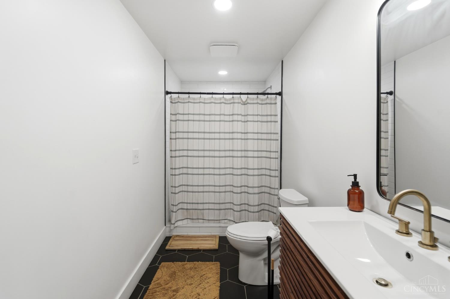 7395 Wethersfield Drive