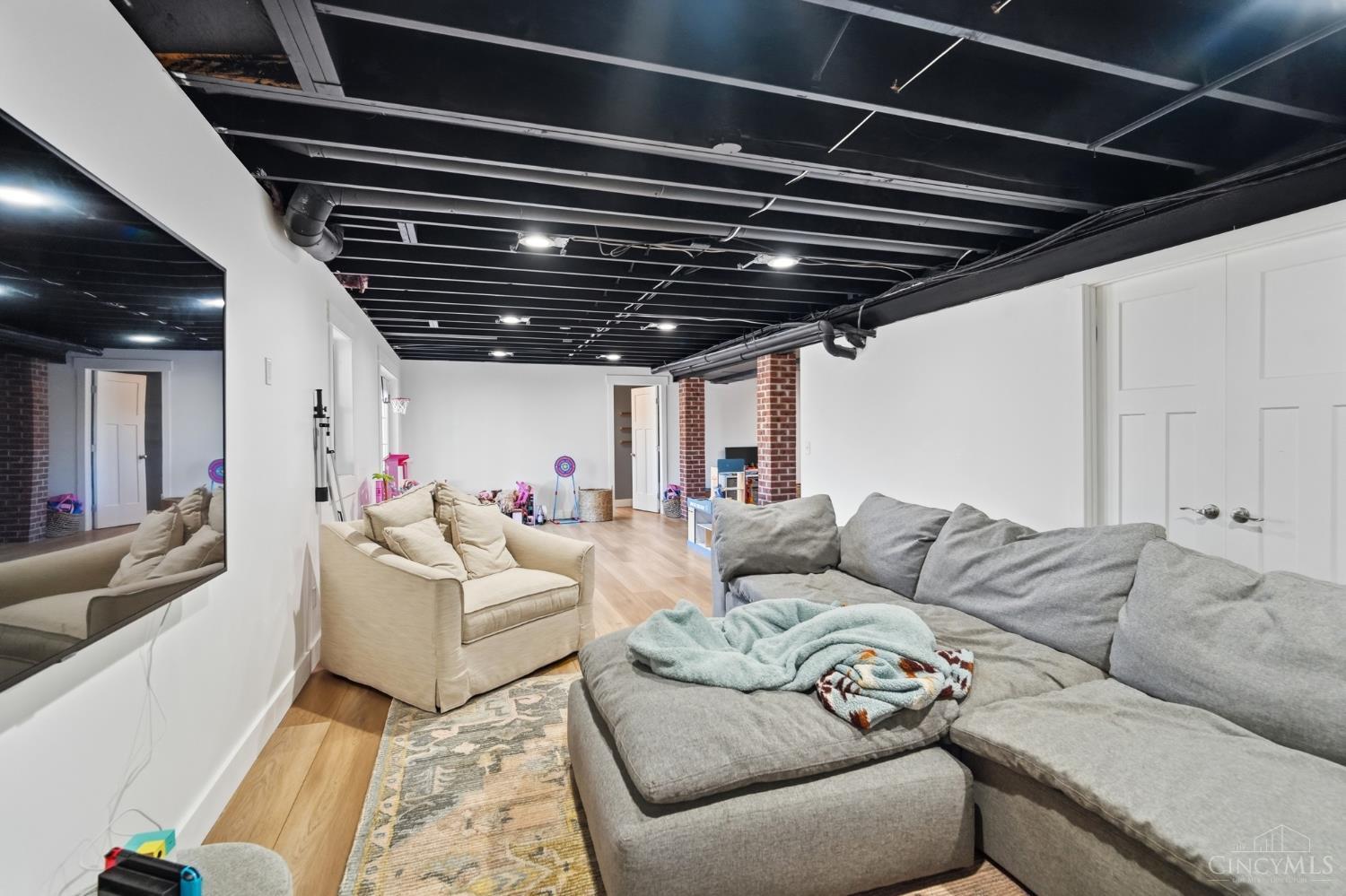 7395 Wethersfield Drive