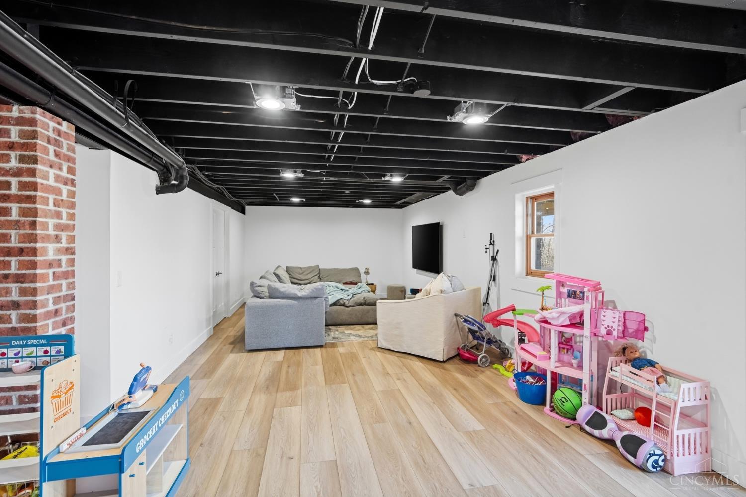 7395 Wethersfield Drive