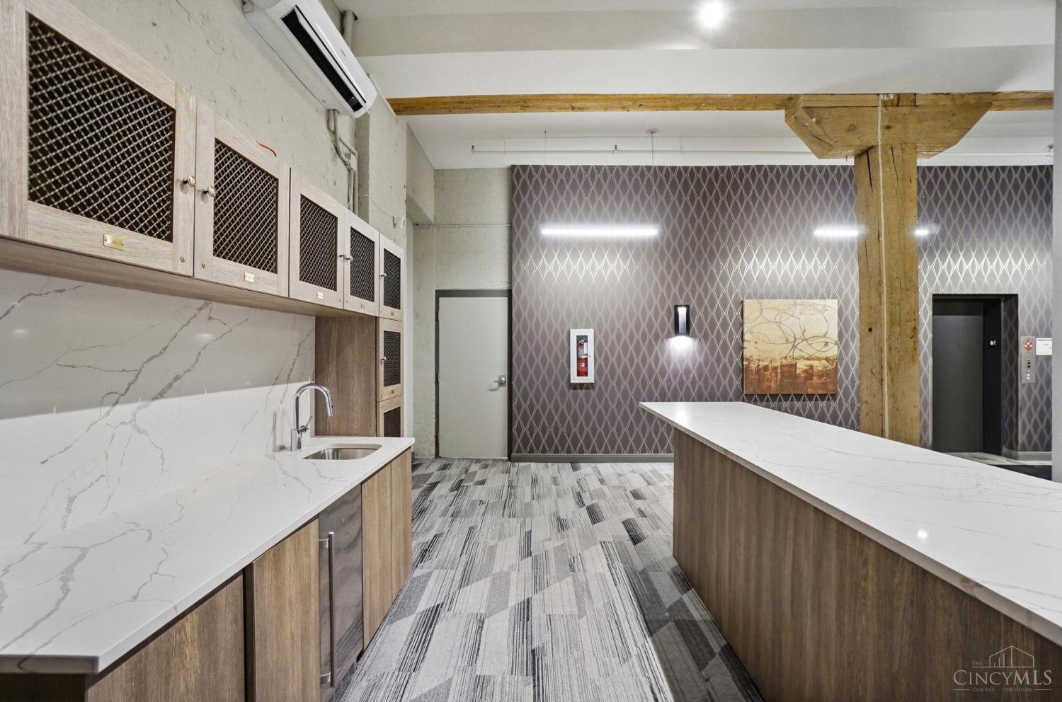813 Broadway Street 404