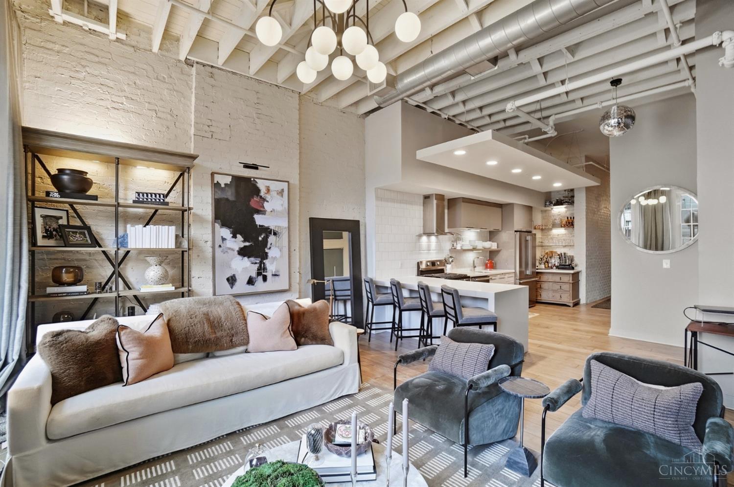 813 Broadway Street 404