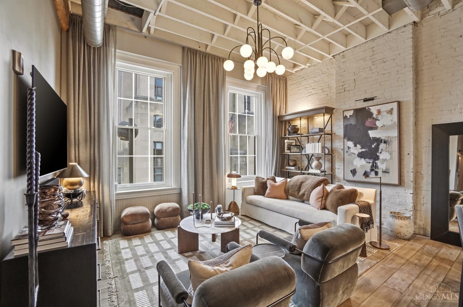 813 Broadway Street 404