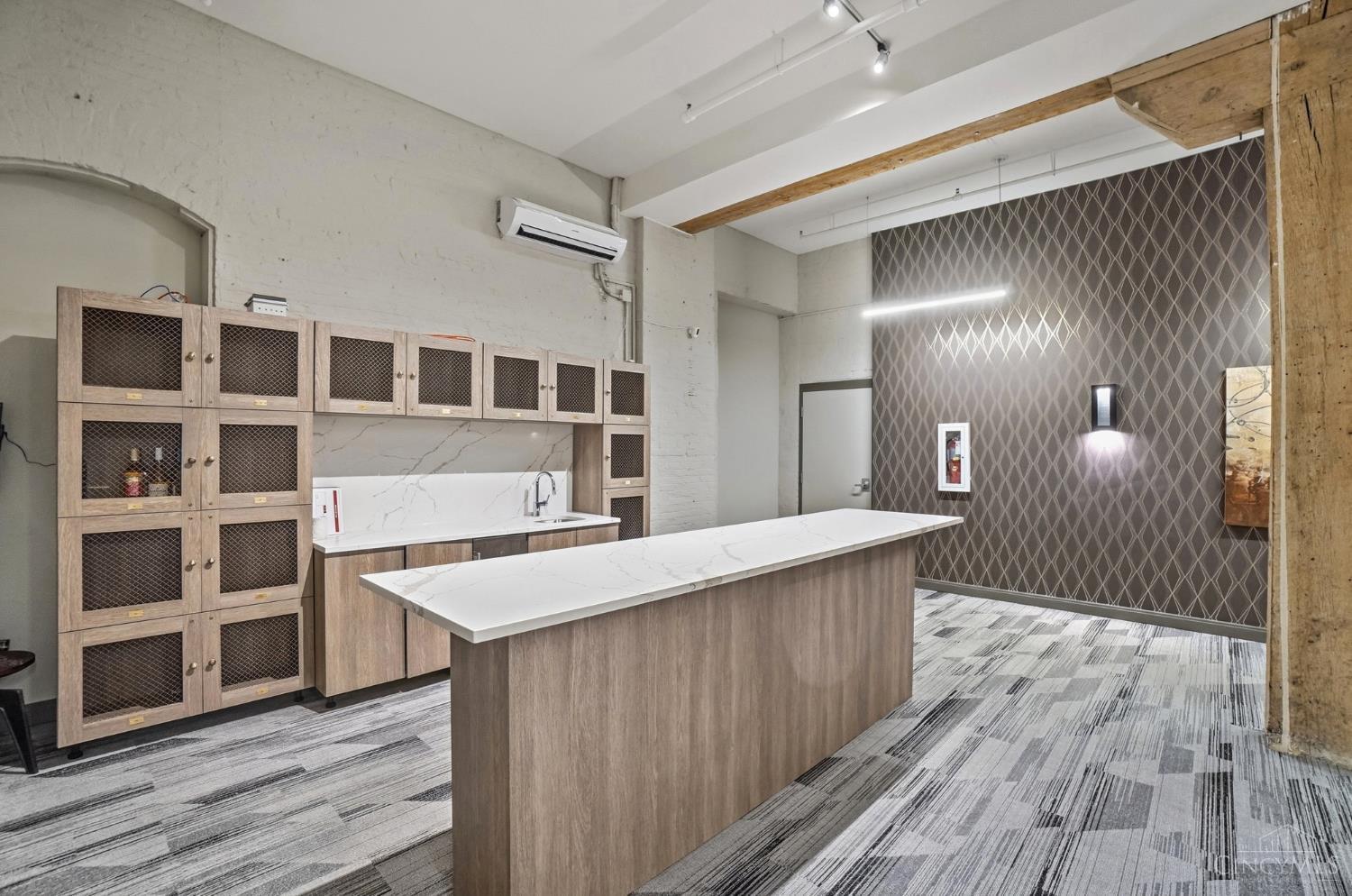 813 Broadway Street 404