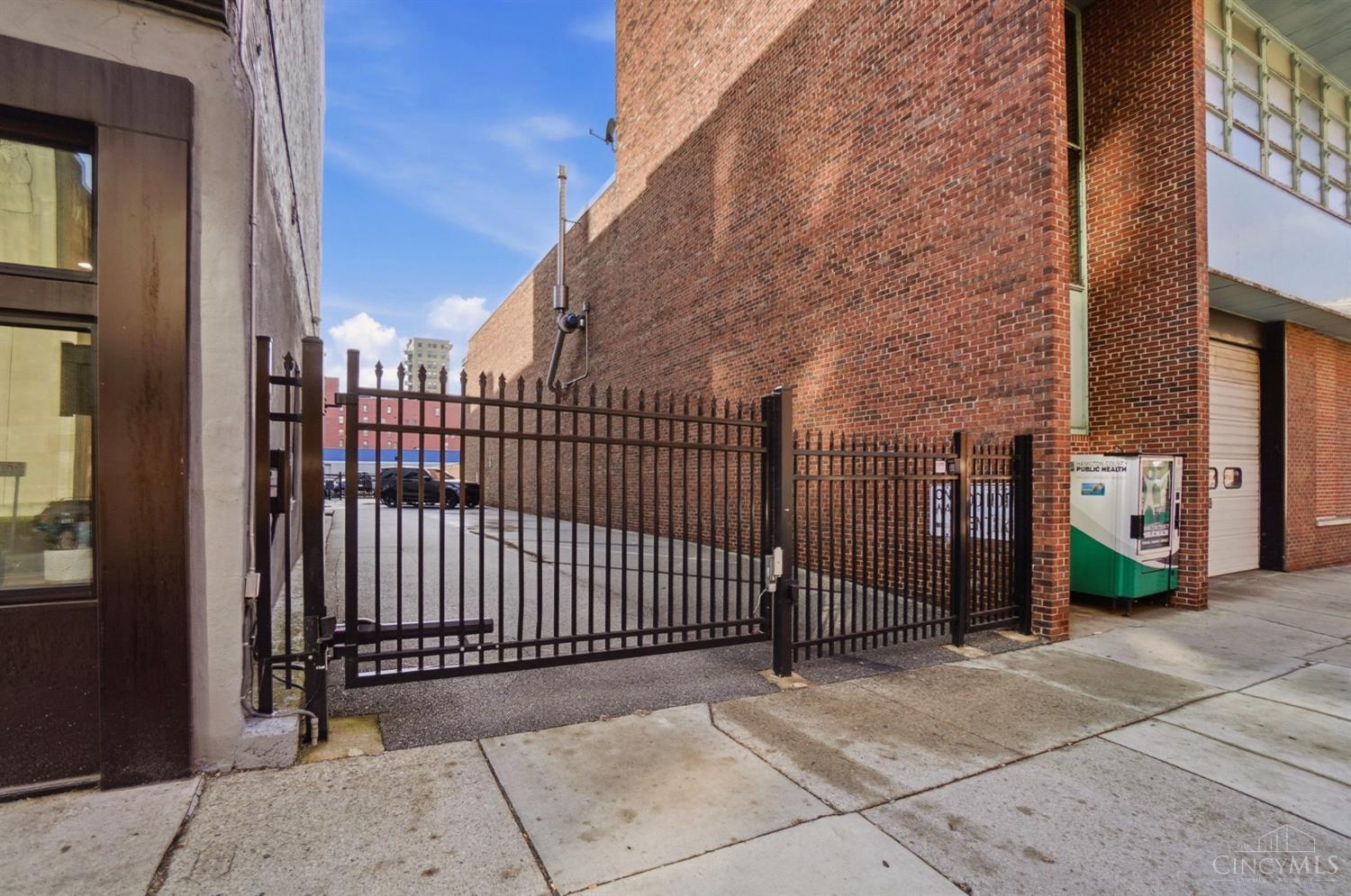 813 Broadway Street 404