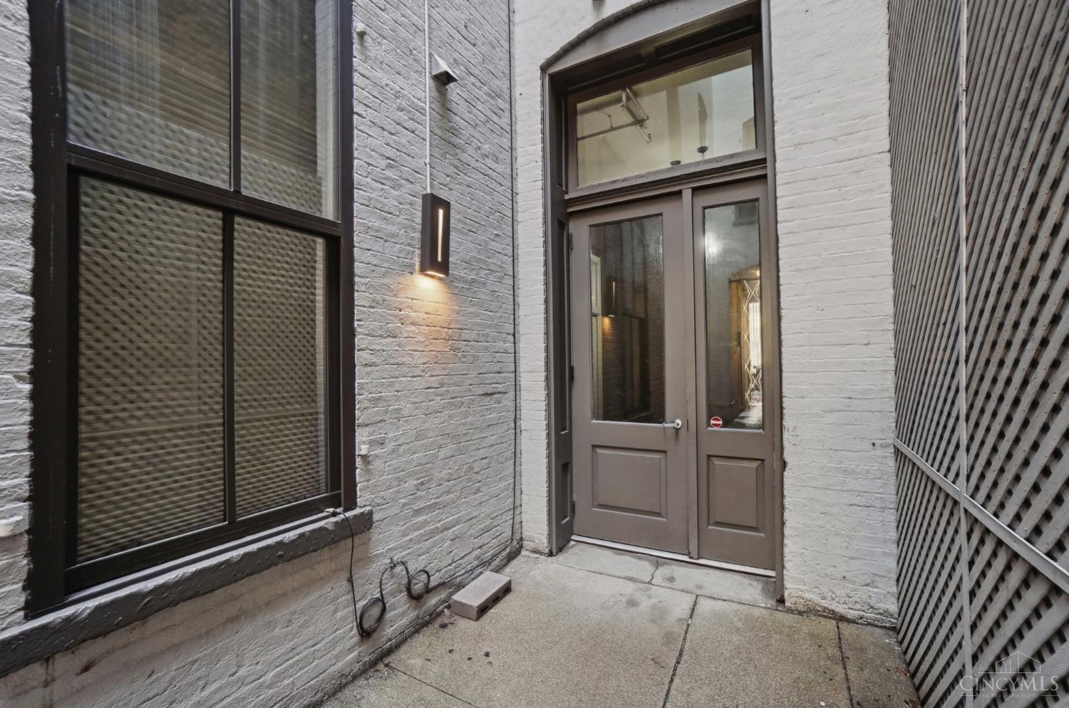 813 Broadway Street 404