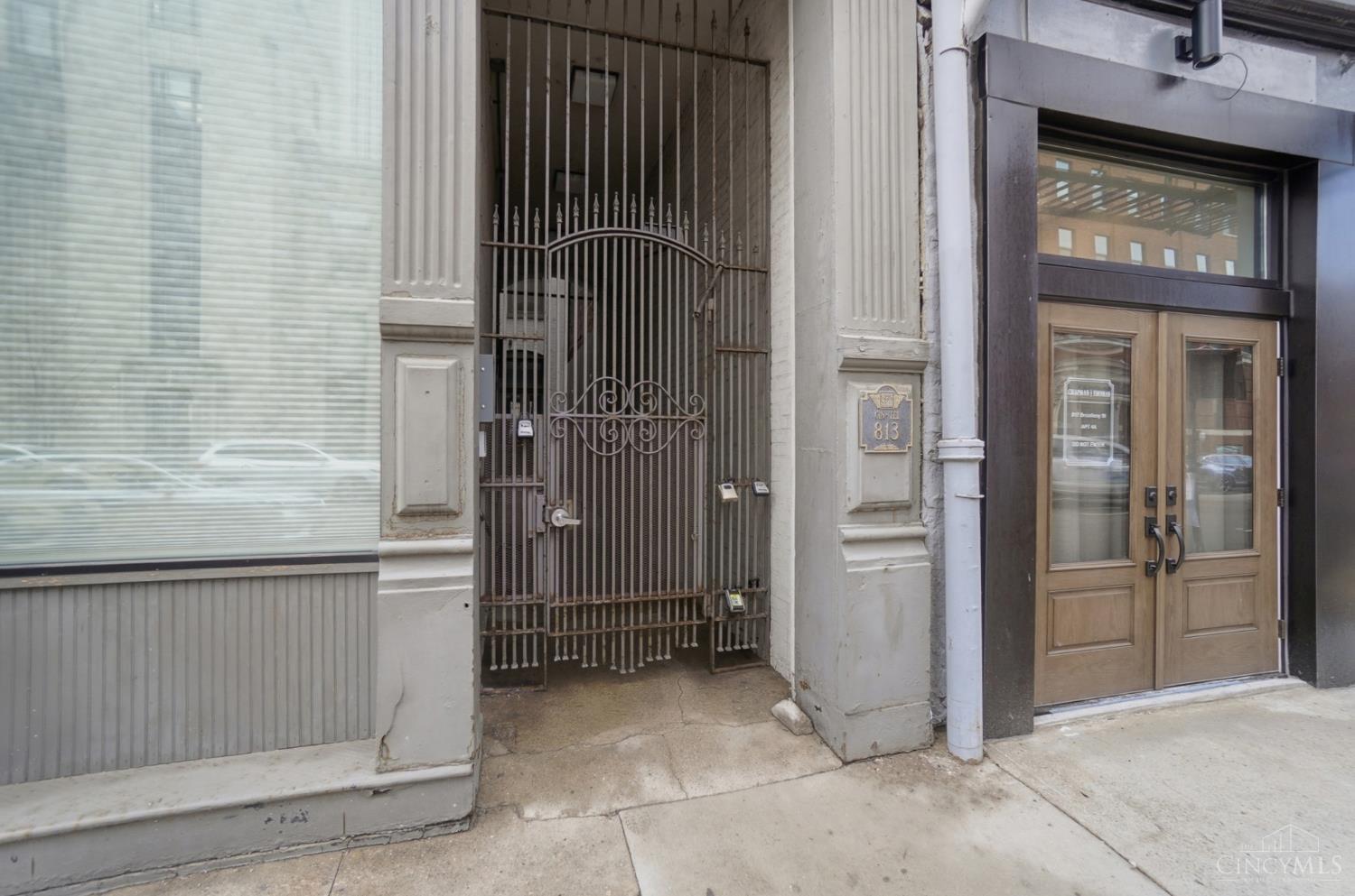 813 Broadway Street 404