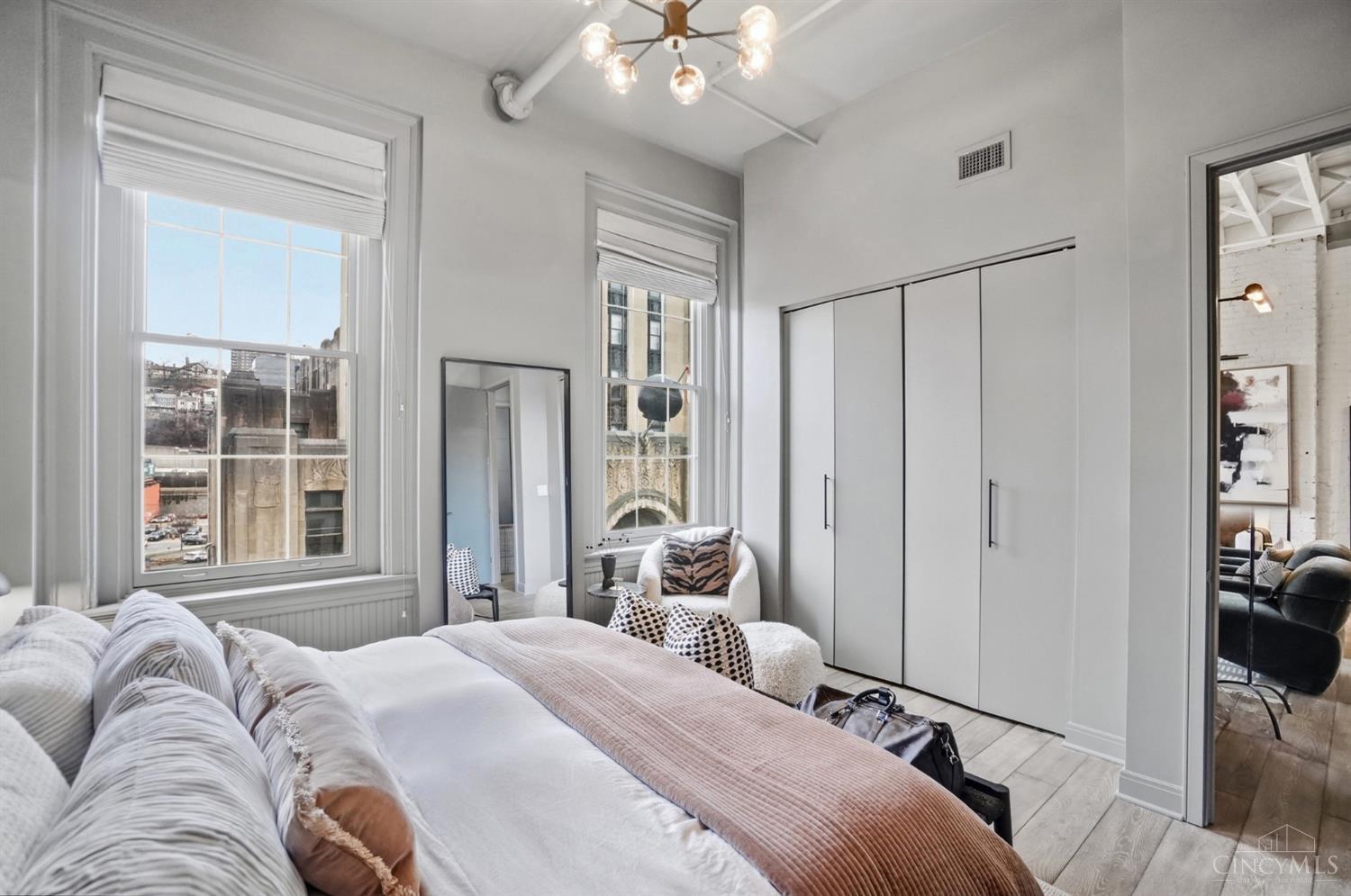 813 Broadway Street 404