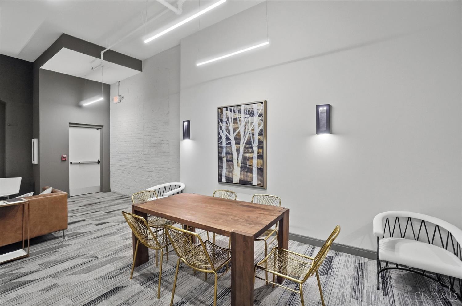 813 Broadway Street 404
