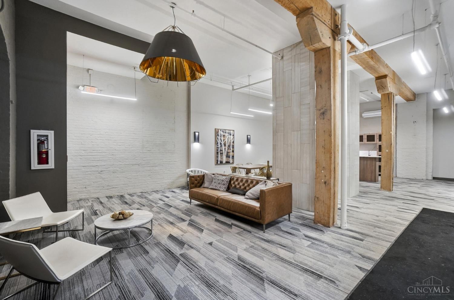 813 Broadway Street 404