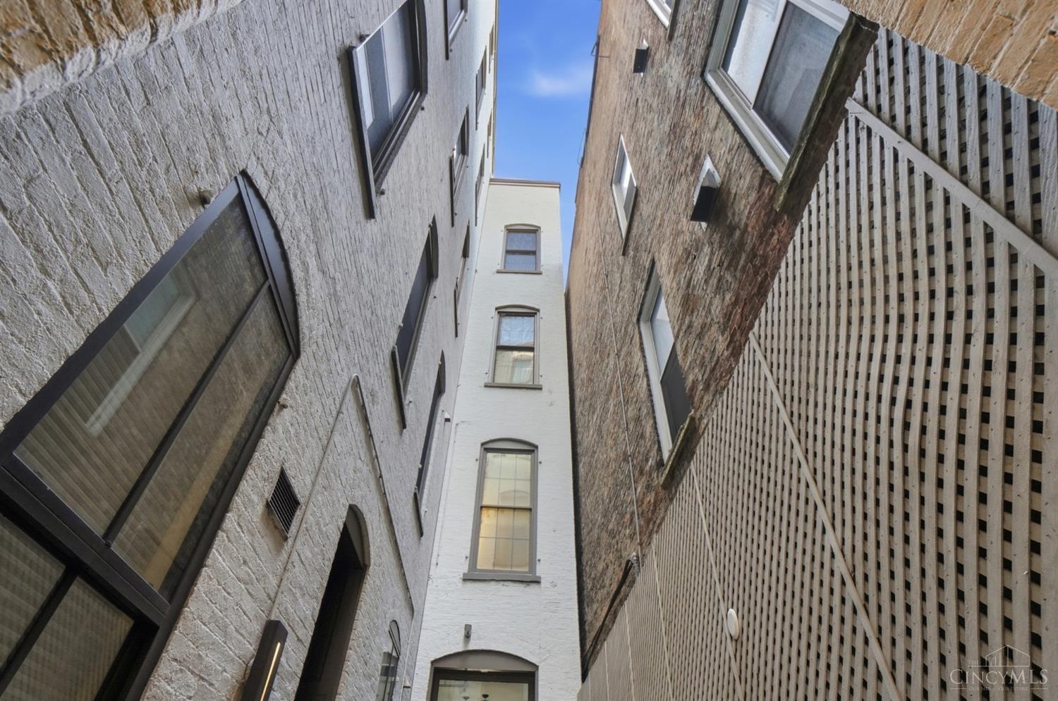 813 Broadway Street 404