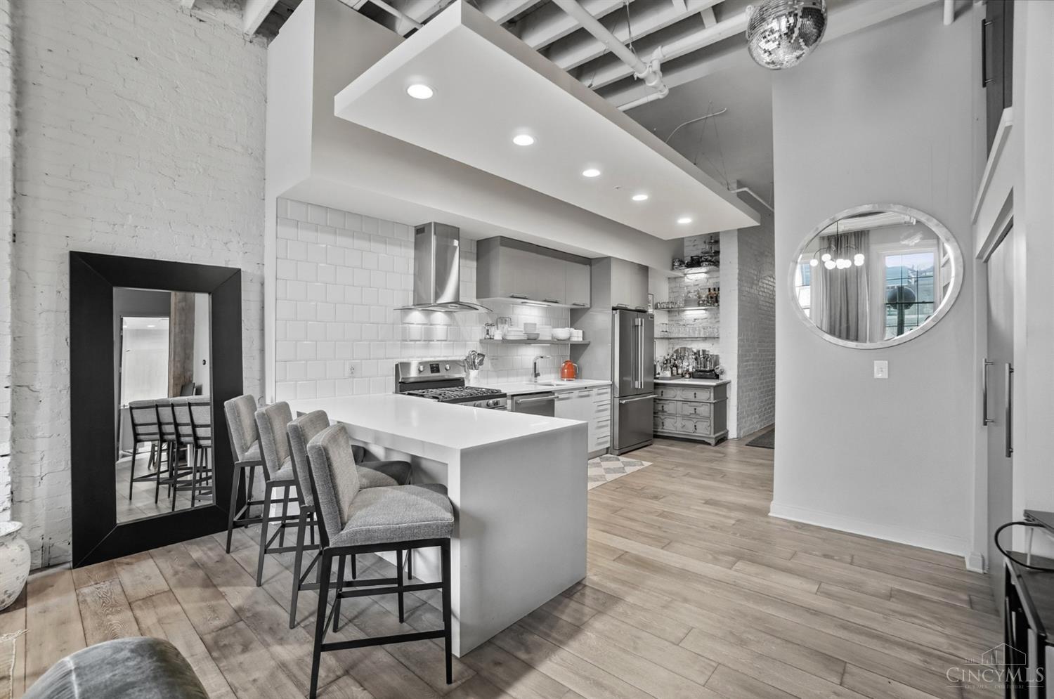 813 Broadway Street 404