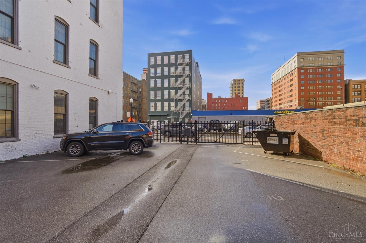 813 Broadway Street 404