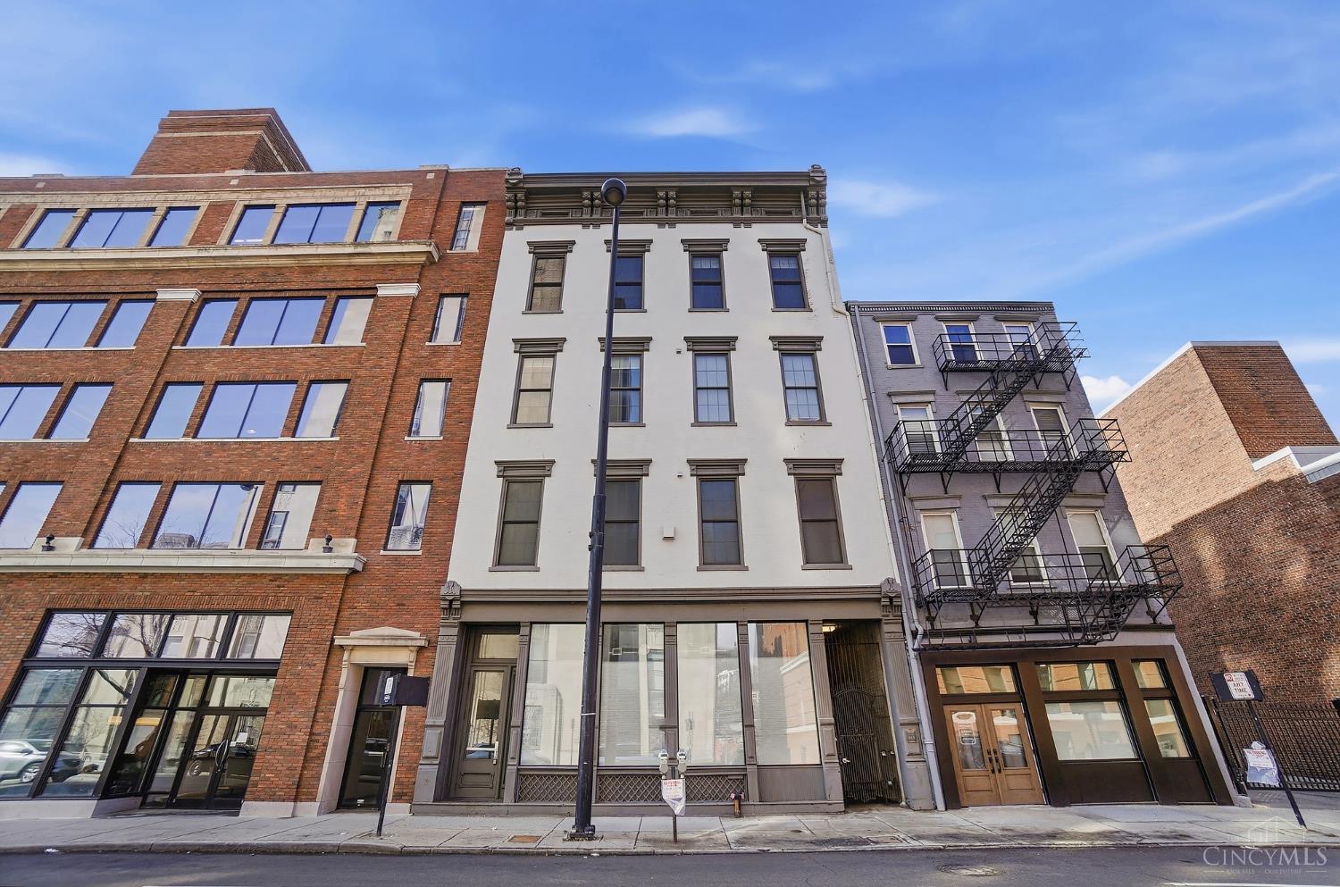 813 Broadway Street 404