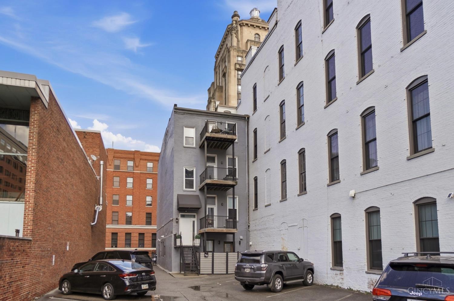 813 Broadway Street 404