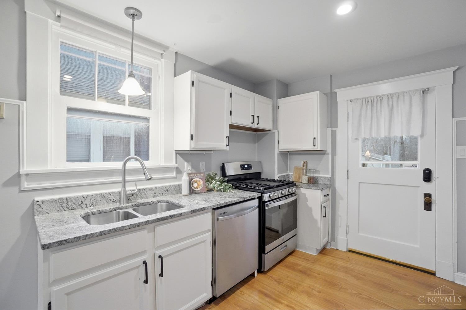 3786 Aylesboro Avenue
