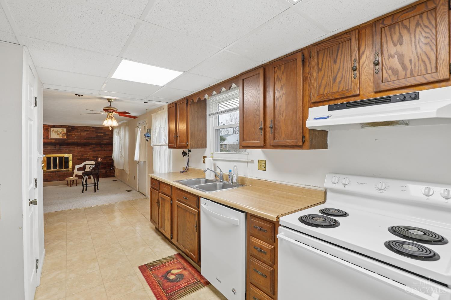 1410 Lela Lane