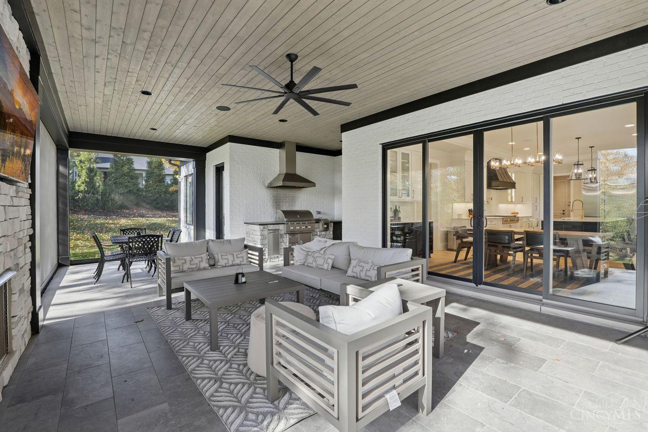 5673 Melbury Court