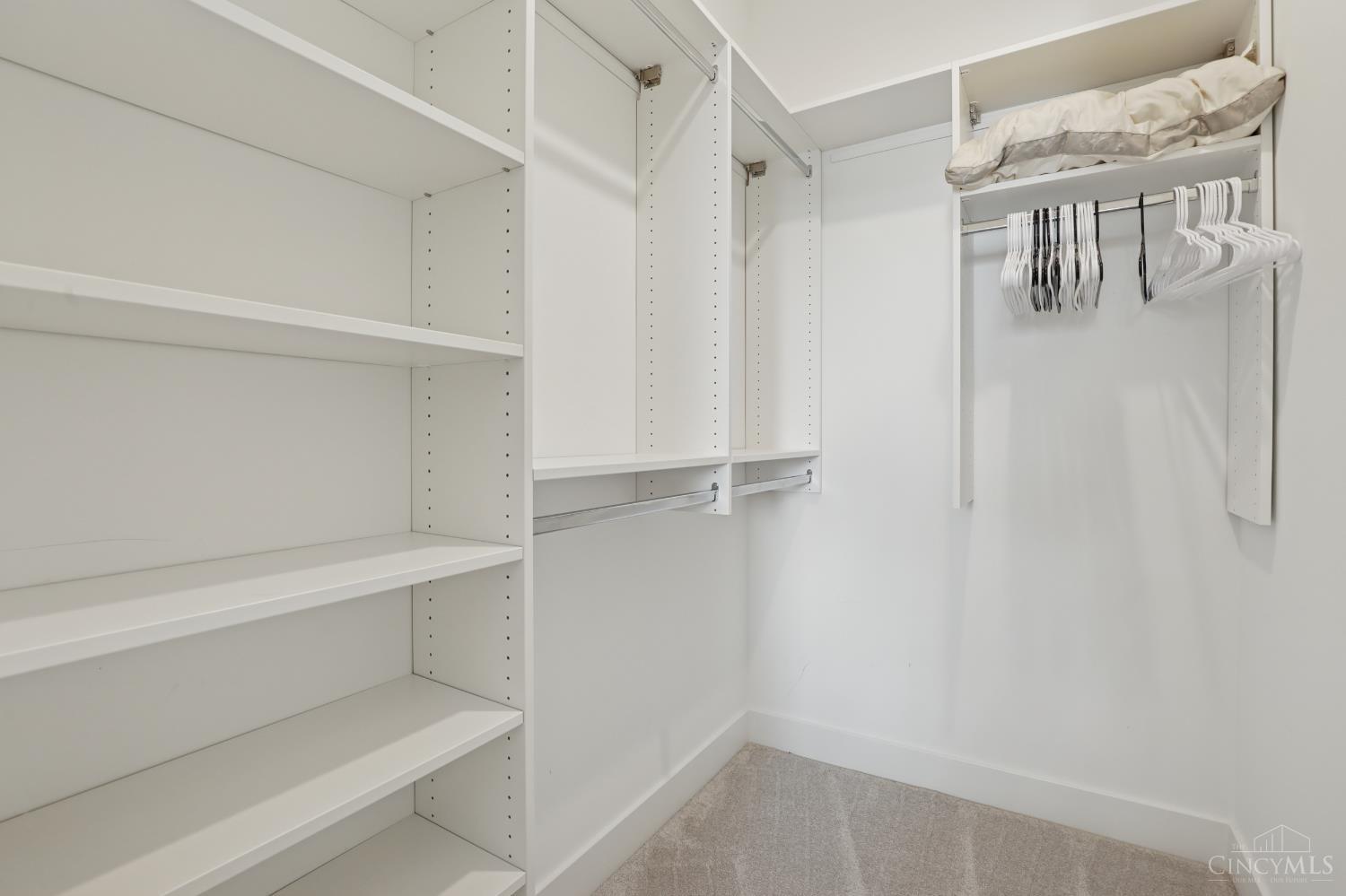 5673 Melbury Court