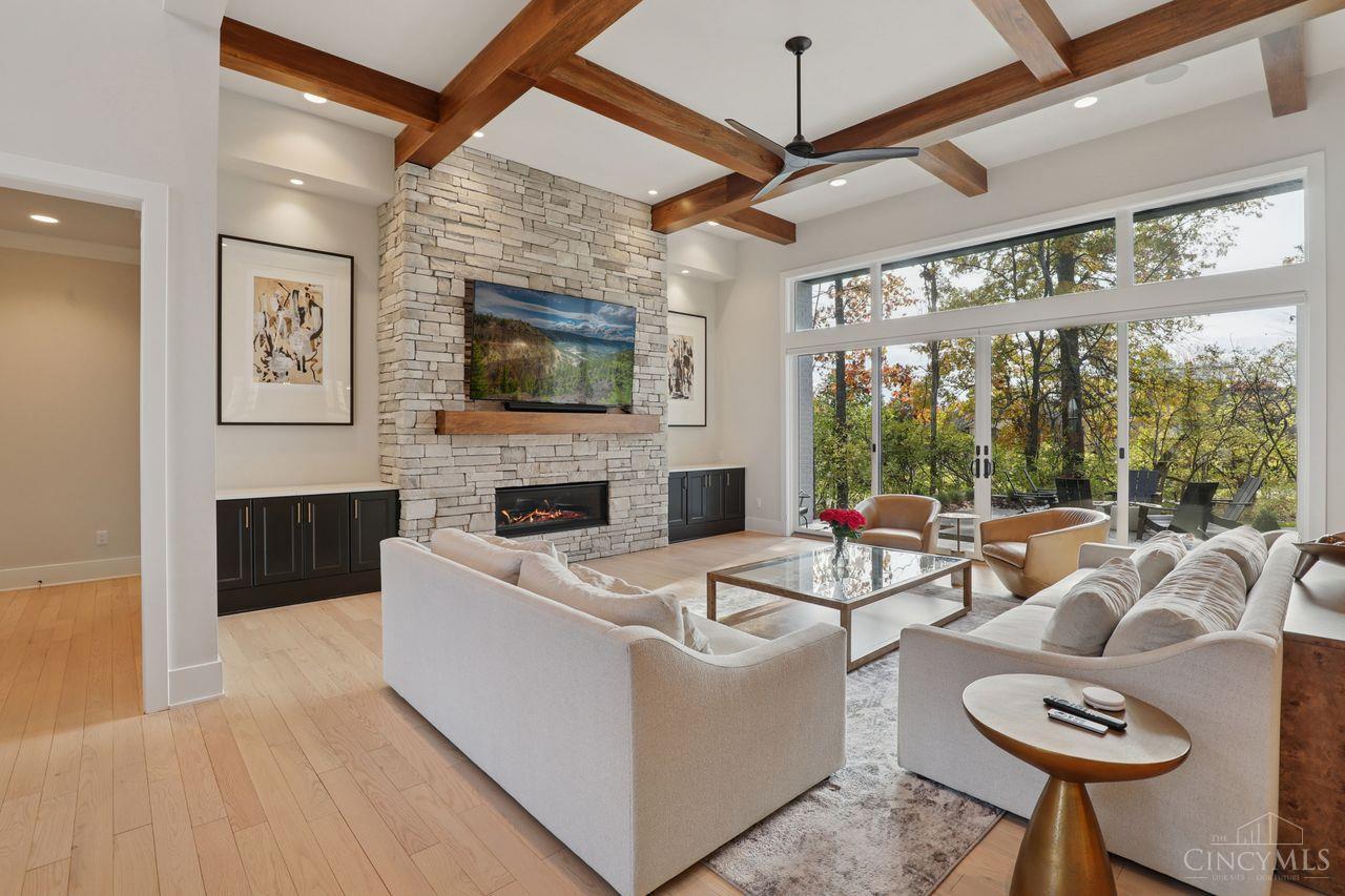5673 Melbury Court