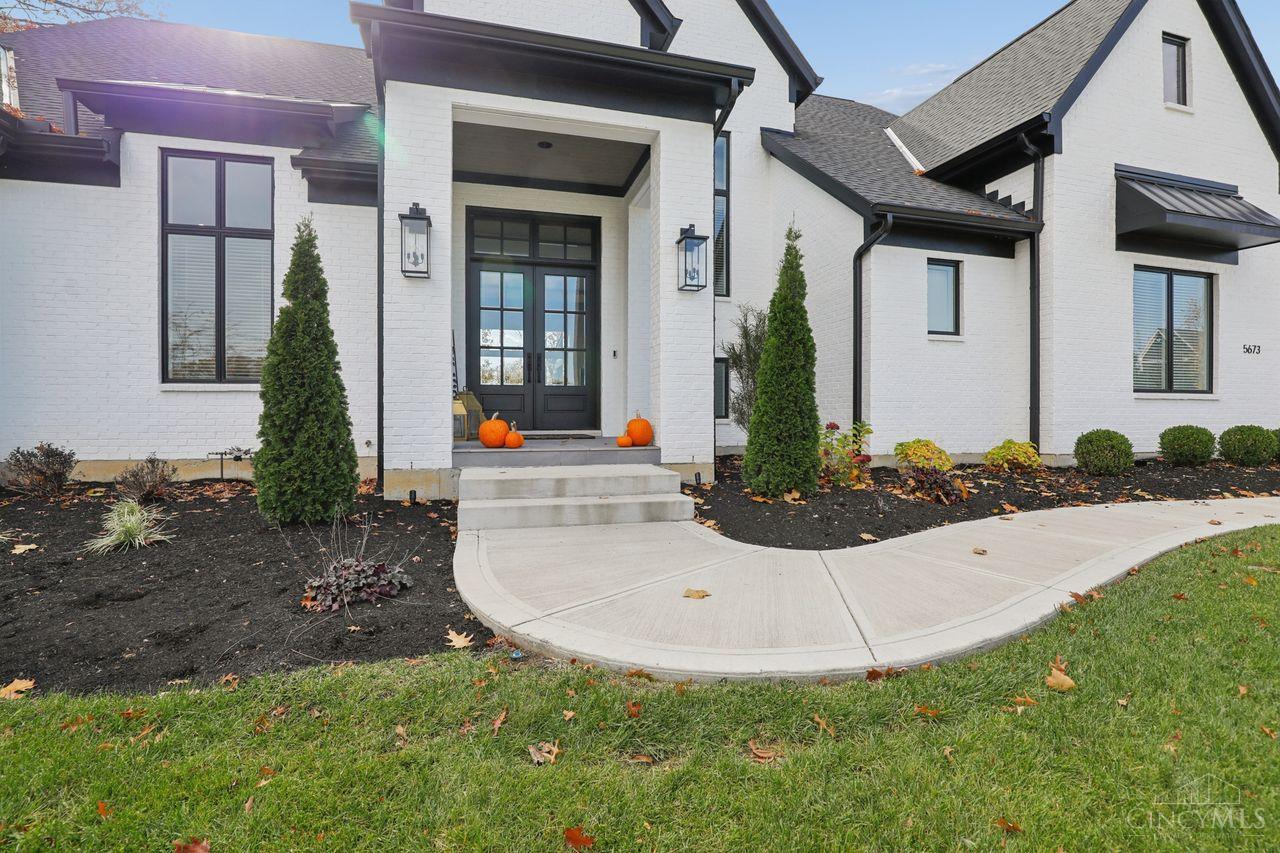 5673 Melbury Court