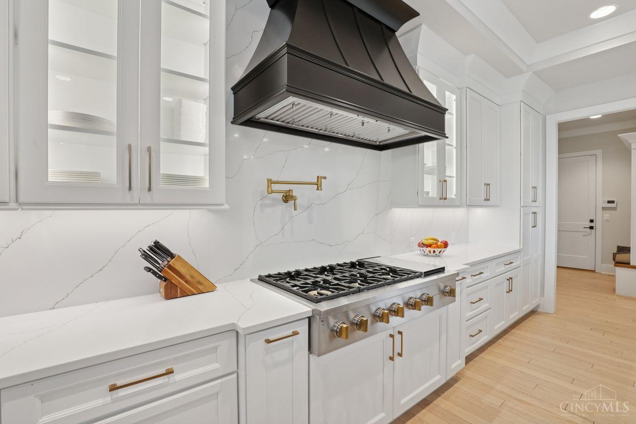 5673 Melbury Court
