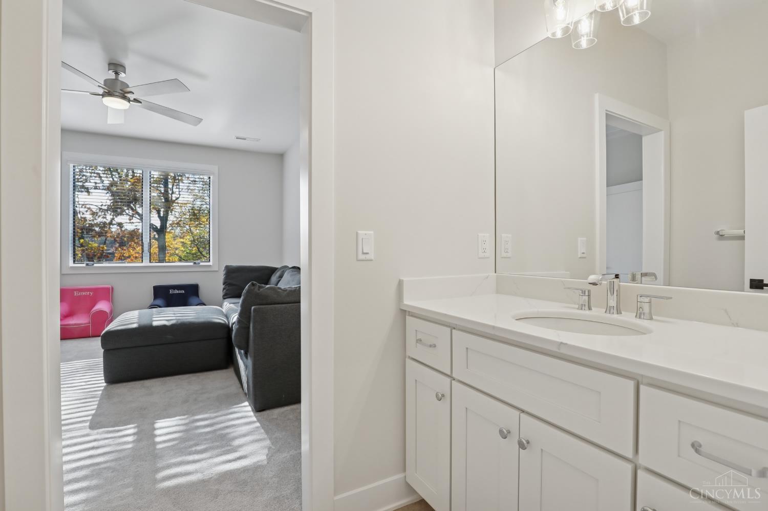 5673 Melbury Court